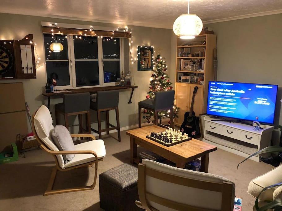 Lovely Riverside Flat Stifford Bagian luar foto